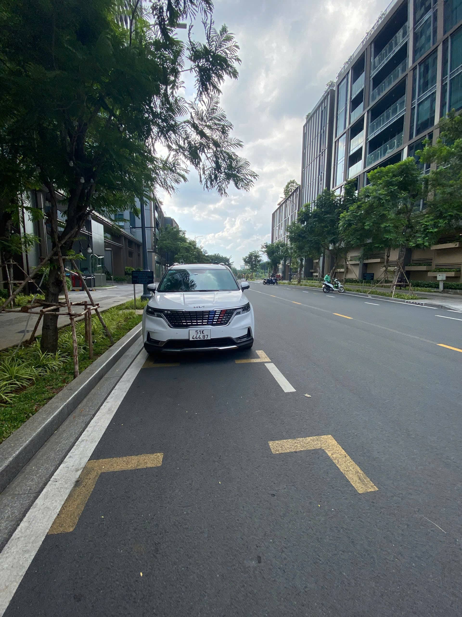 Thuê Xe Carnival TPHCM