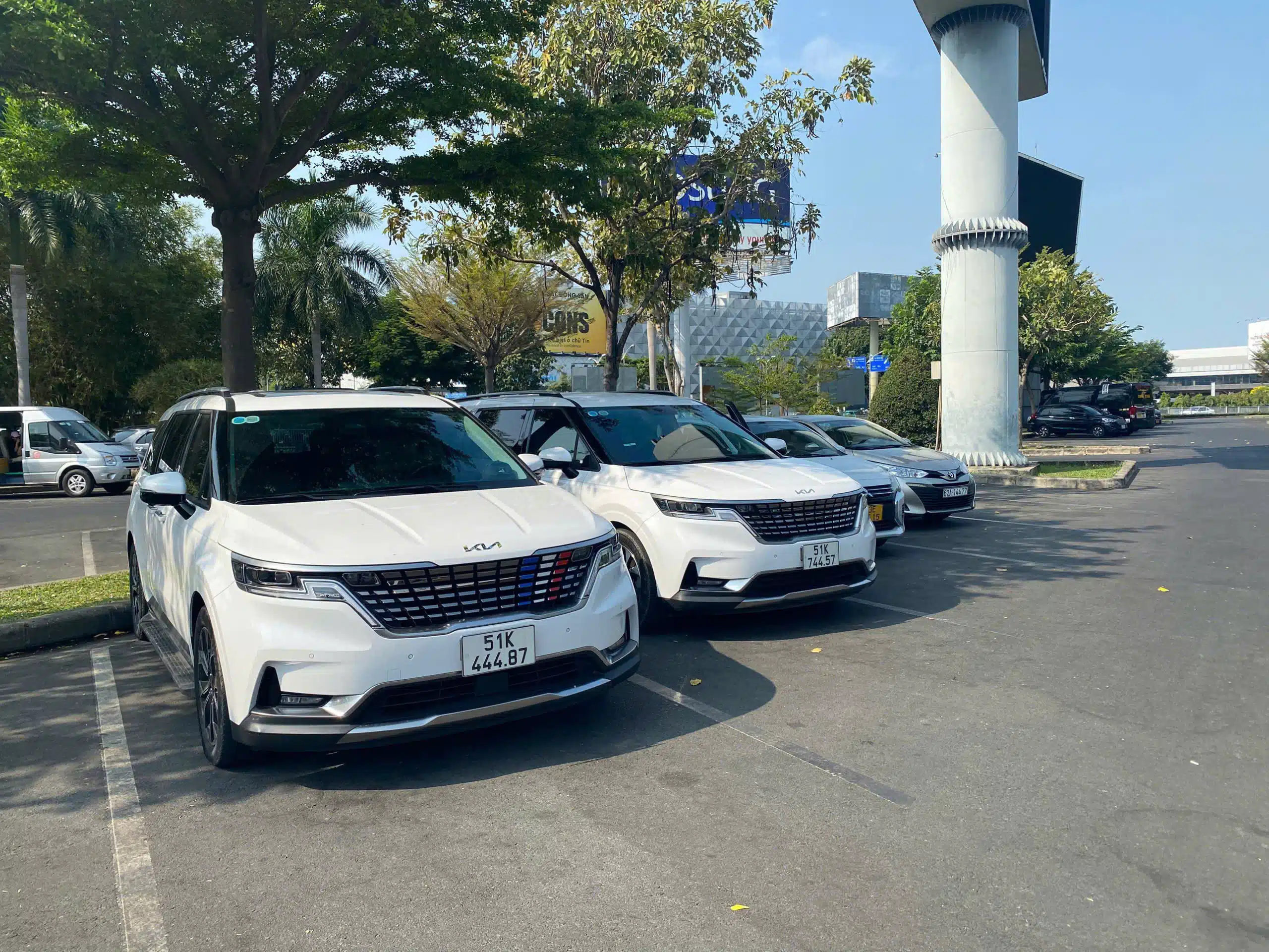 Thuê Xe Carnival TPHCM Thuê Xe Carnival TPHCM